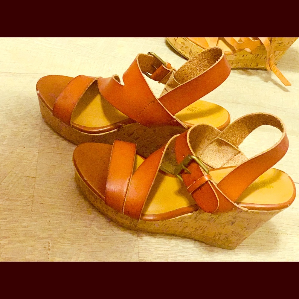 Size 8 Boutique brown Wedges